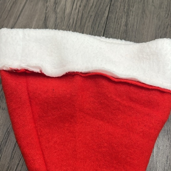 NWOT infant Santa hat with matching sock booties with pom-poms - Picture 8 of 8